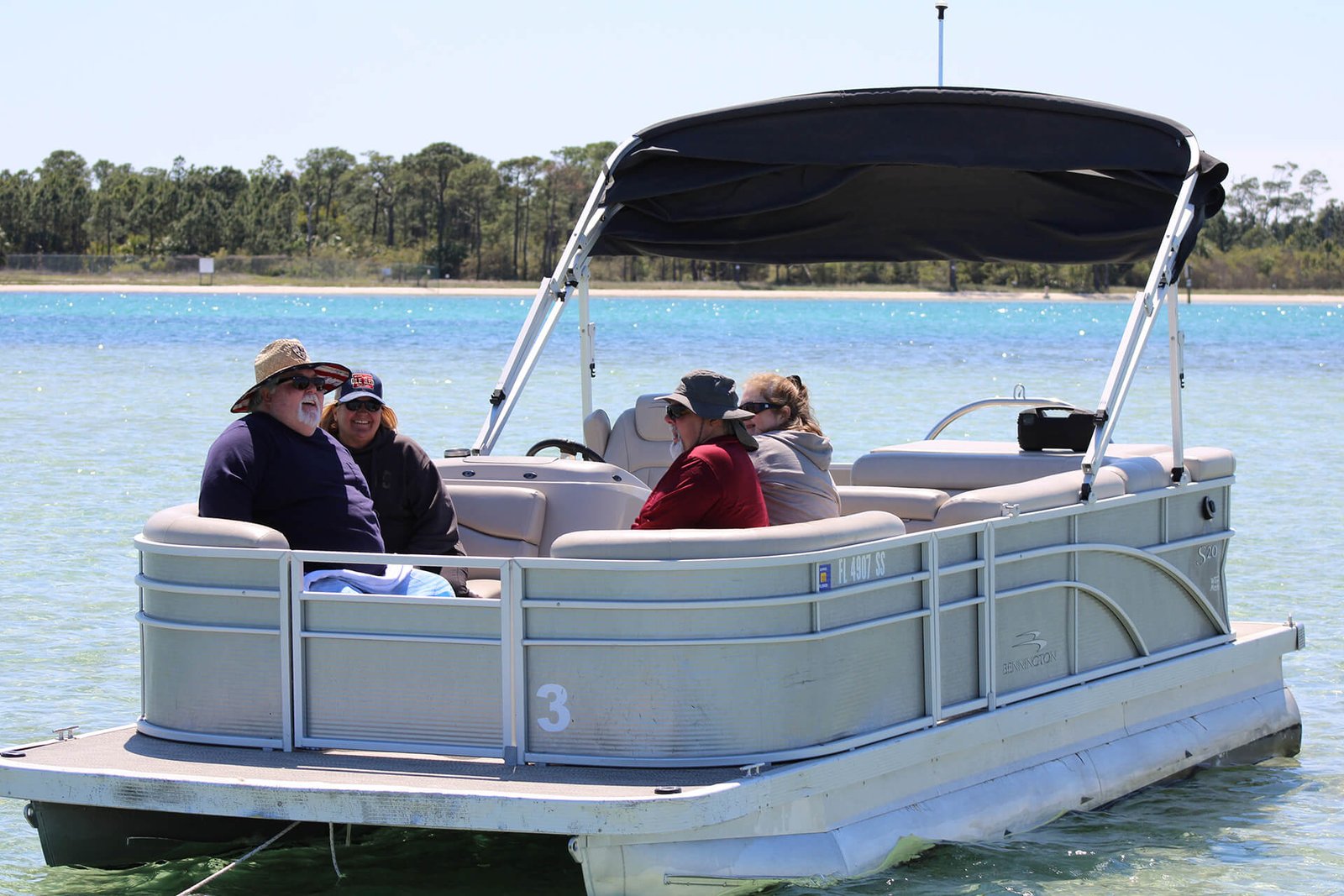 How To Choose The Best Family Pontoon Boat Rentals For Your Next Adventure?