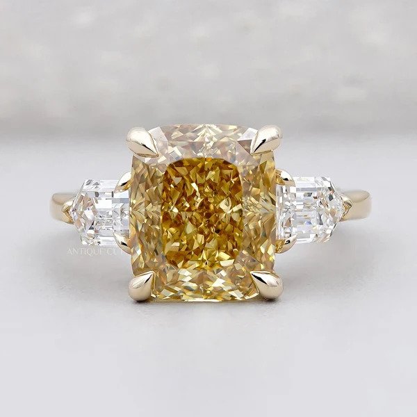Beginner’s Guide to Yellow Diamond Engagement Rings