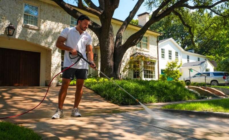 Pressure Washing in Southlake TX: A Simple Guide to Cleaner Properties