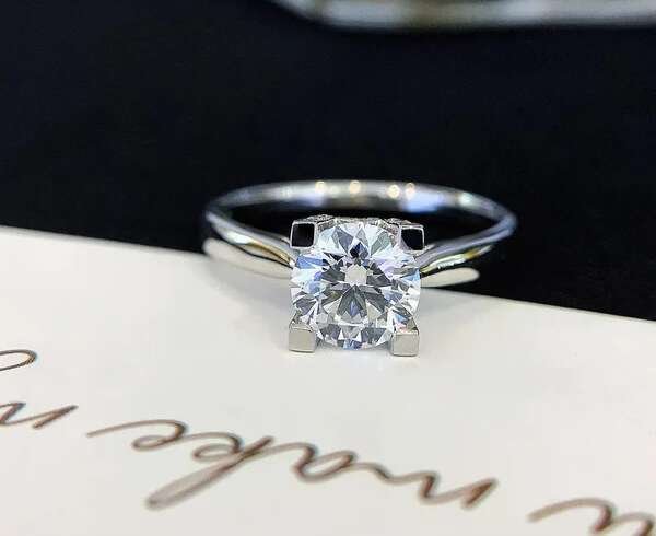 The Rising Trend of Pavé Lab-Grown Diamond Engagement Rings
