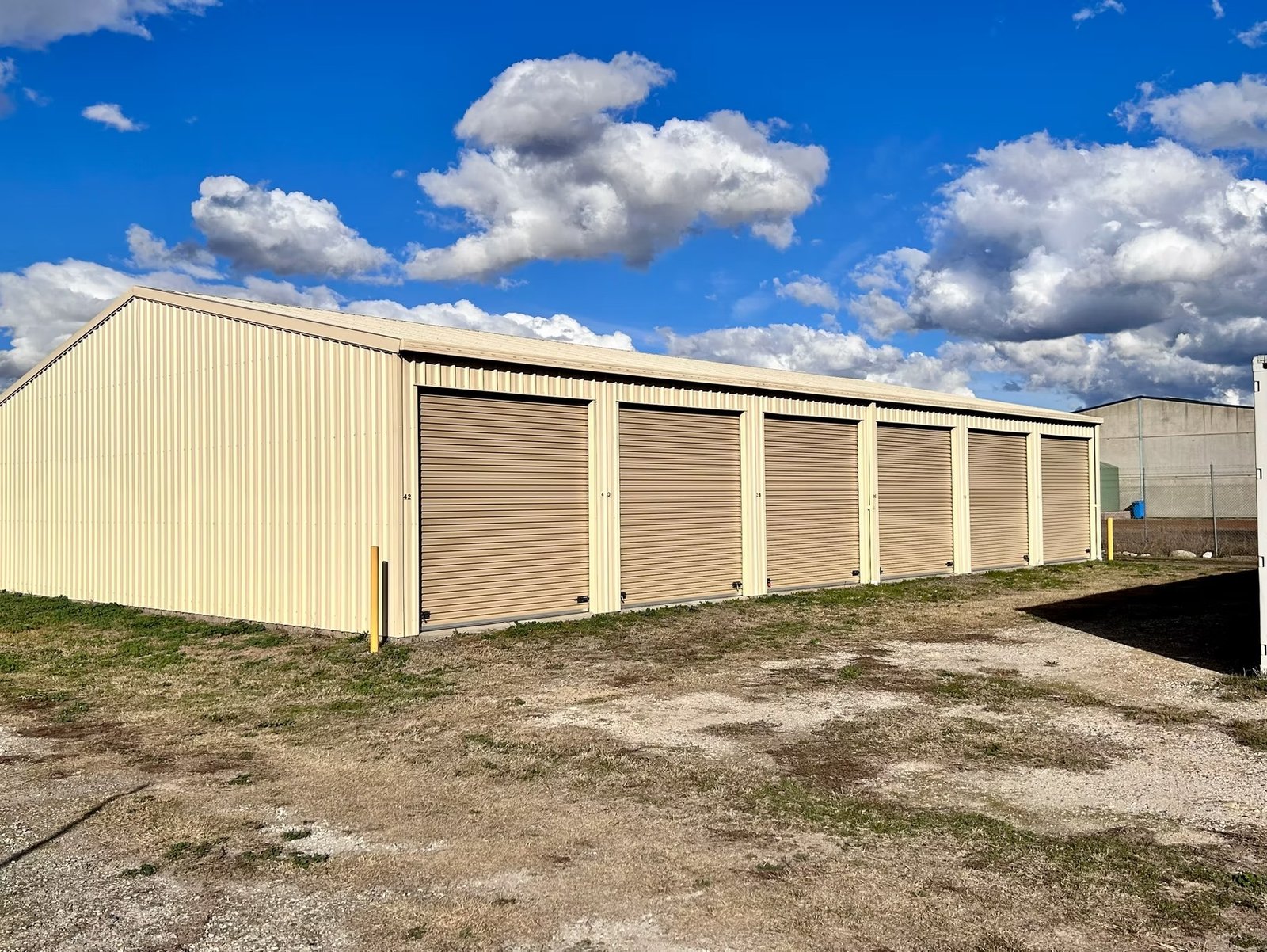 Big Storage Units for Homes and Business Storage Needs