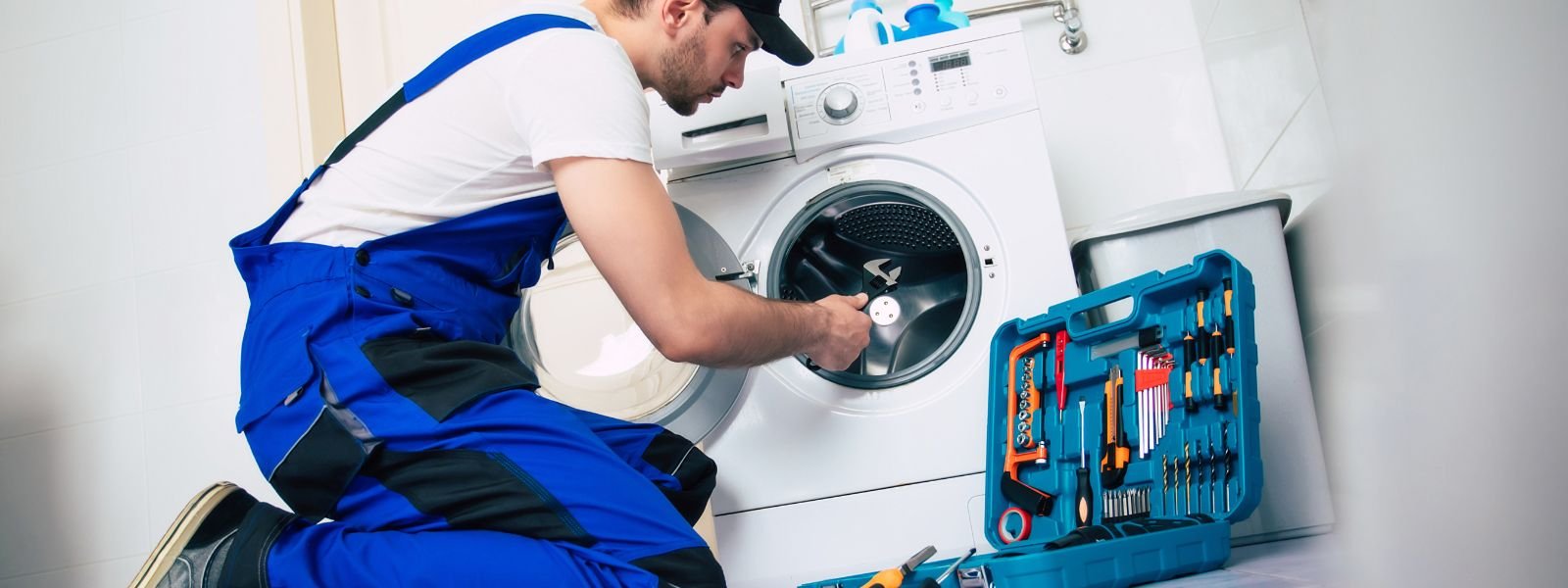 Washing Machine Leaking from the Door or Underneath? Causes and Repair Checks